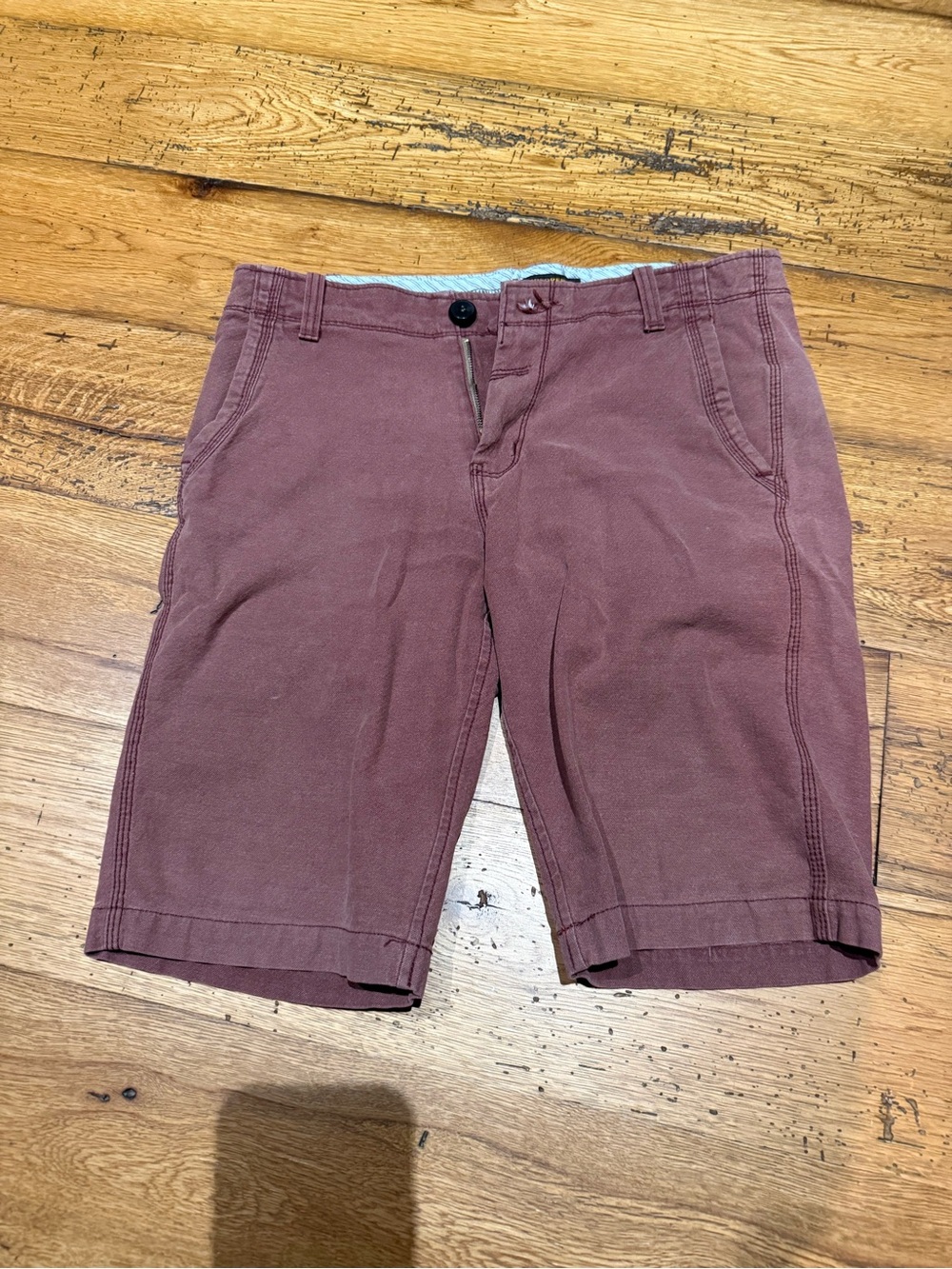 Fred Perry size 32 me a shorts mauve read